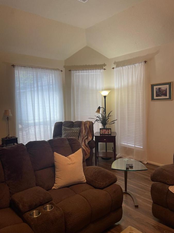 Unwind And Relax 4 Bedroom Stay Humble Esterno foto